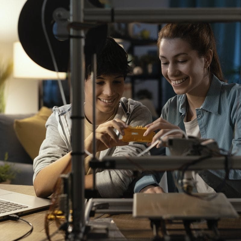 students-learning-3d-printing-at-home-1-pw560bnpg0m1g20iitokgqfo3jqu4l2zxwa68wcojk students-learning-3d-printing-at-home-1-pw560bnpg0m1g20iitokgqfo3jqu4l2zxwa68wcojk